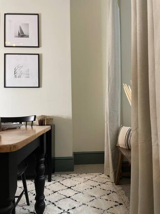 New Luxury For 2024 - Central Plymouth House - Sleeps 10 - Access To Plymouth Town - Close To The Barbican - Pets Welcome - Parking Available - By Luxe Living By Sophia Extérieur photo