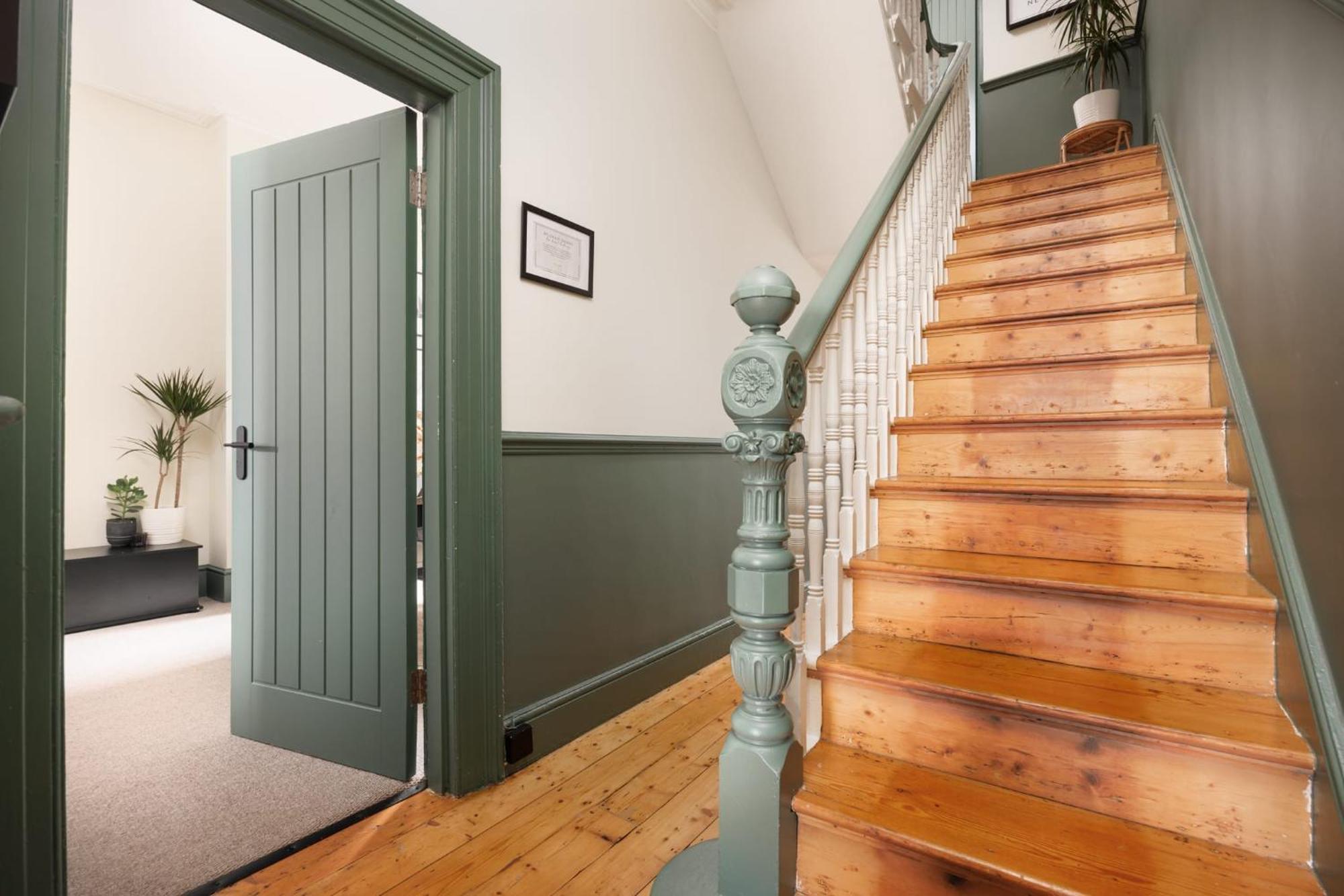 New Luxury For 2024 - Central Plymouth House - Sleeps 10 - Access To Plymouth Town - Close To The Barbican - Pets Welcome - Parking Available - By Luxe Living By Sophia Extérieur photo