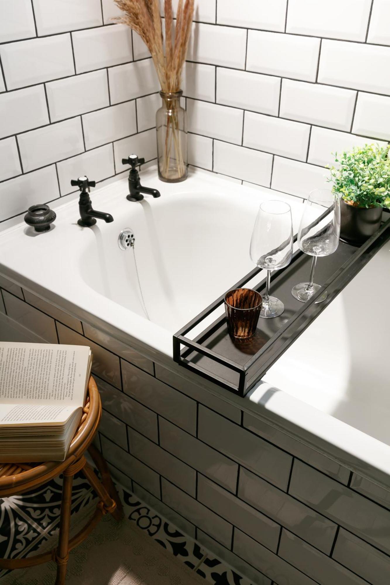 New Luxury For 2024 - Central Plymouth House - Sleeps 10 - Access To Plymouth Town - Close To The Barbican - Pets Welcome - Parking Available - By Luxe Living By Sophia Extérieur photo