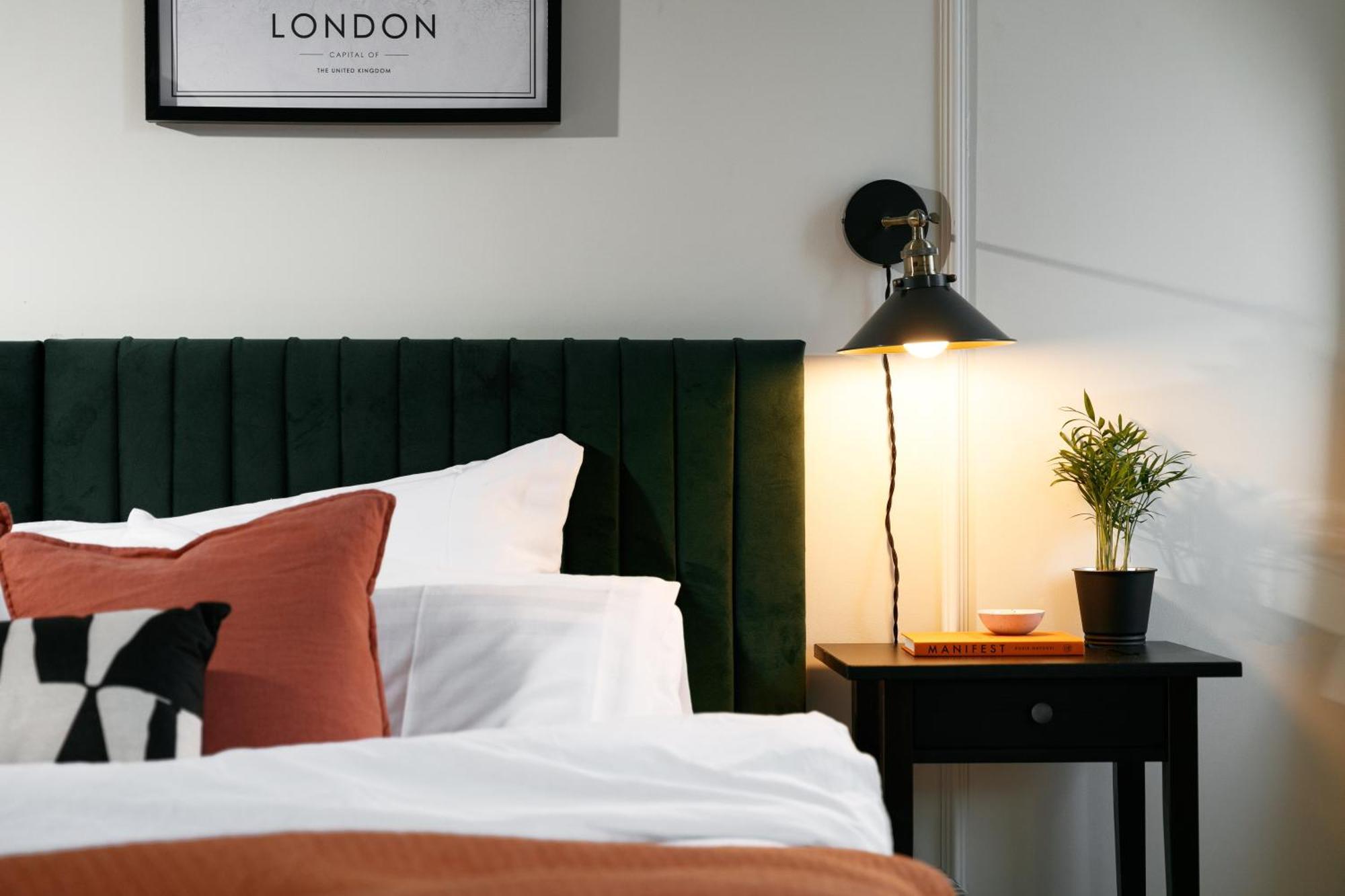 New Luxury For 2024 - Central Plymouth House - Sleeps 10 - Access To Plymouth Town - Close To The Barbican - Pets Welcome - Parking Available - By Luxe Living By Sophia Extérieur photo