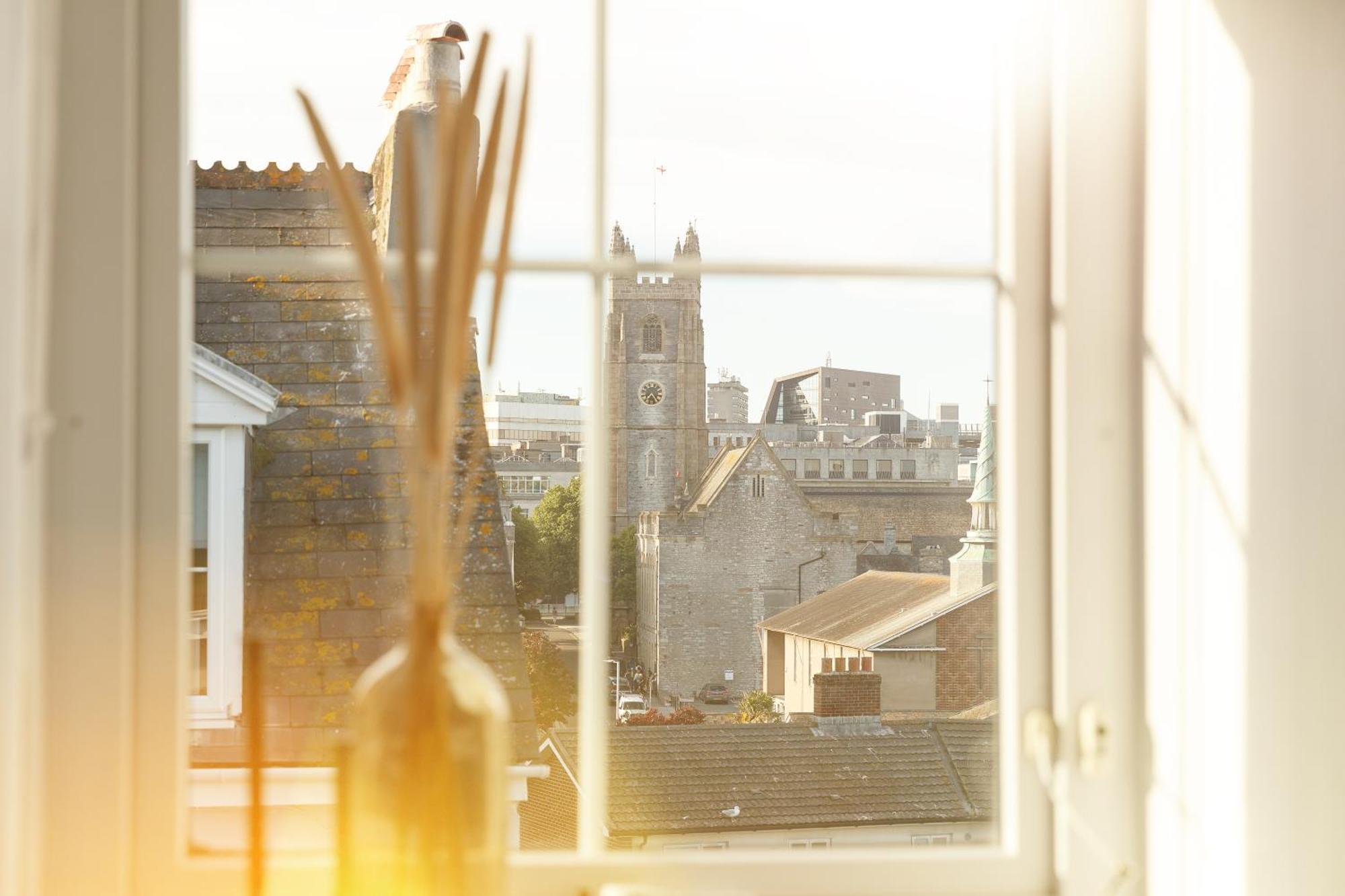 New Luxury For 2024 - Central Plymouth House - Sleeps 10 - Access To Plymouth Town - Close To The Barbican - Pets Welcome - Parking Available - By Luxe Living By Sophia Extérieur photo