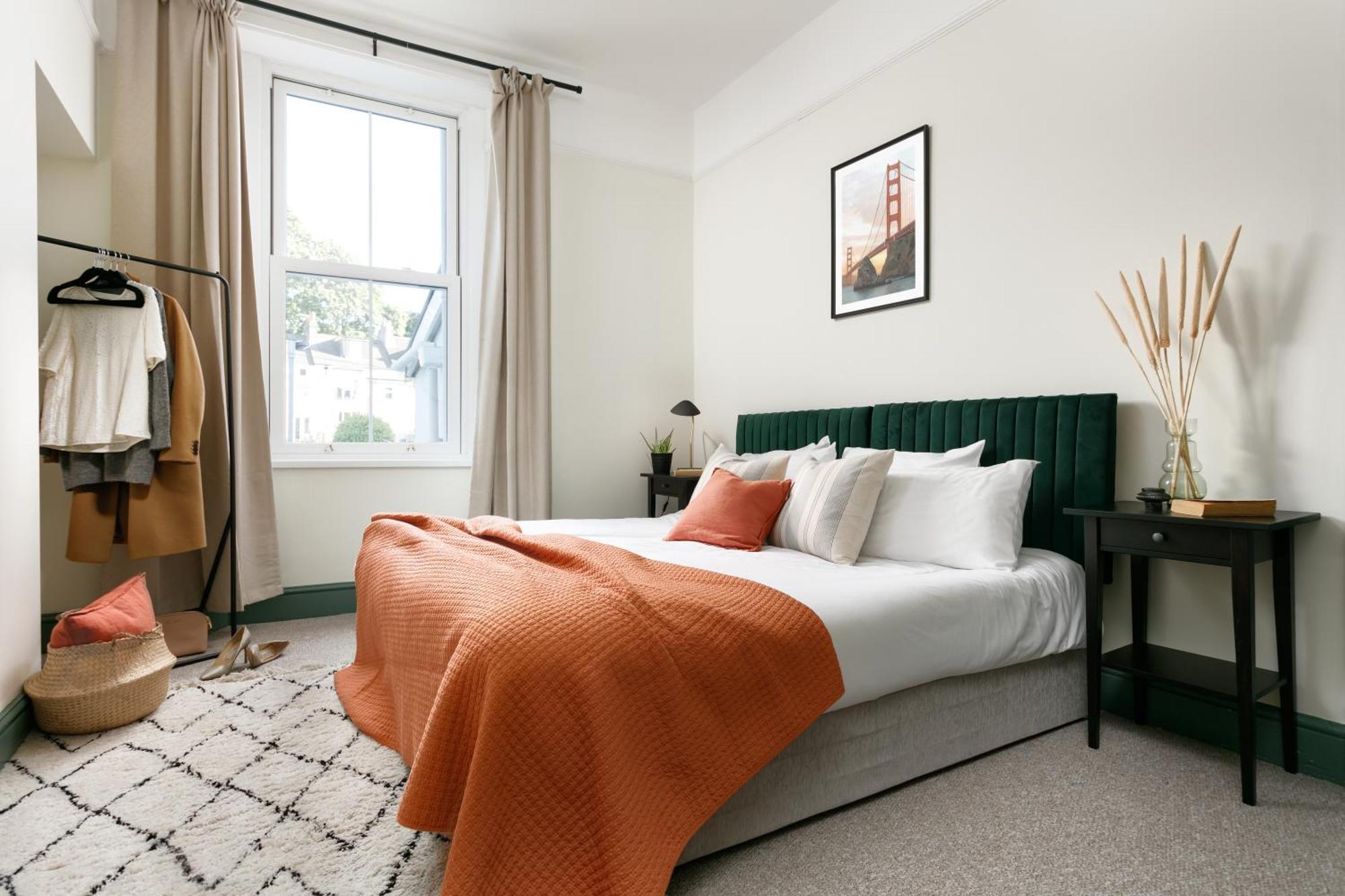 New Luxury For 2024 - Central Plymouth House - Sleeps 10 - Access To Plymouth Town - Close To The Barbican - Pets Welcome - Parking Available - By Luxe Living By Sophia Extérieur photo